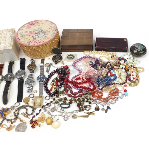 1020 - Vintage and later costume jewellery and wristwatches including necklaces, brooches, earrings and rin... 