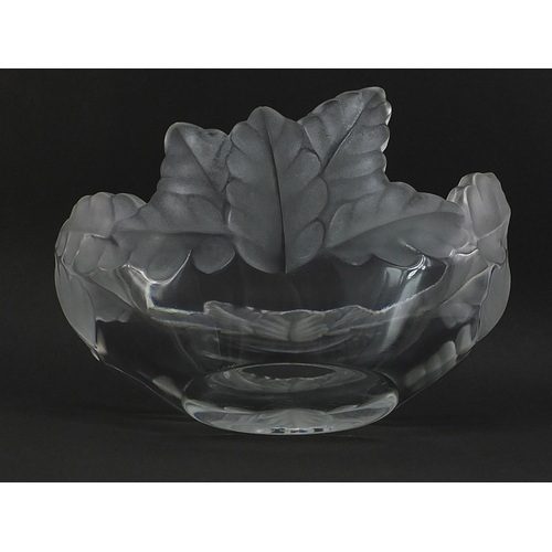 330 - Lalique, French frosted glass oak leaf bowl, etched Lalique France to the base, 19.5cm wide