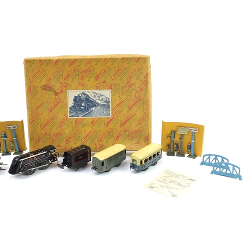 1382 - JEP tinplate clockwork O gauge model train set with box