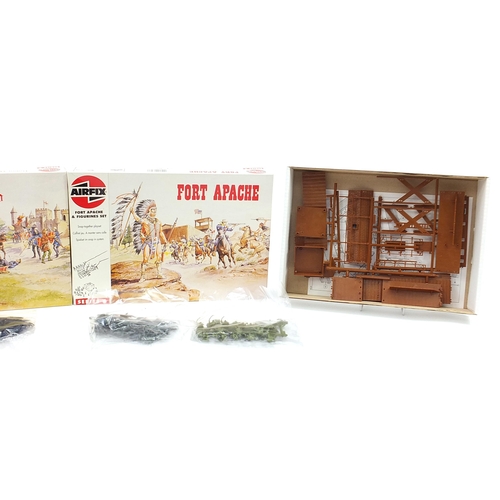 1355 - Two Airfix series 6 model kits with boxes comprising Fort Apache and Robin Hood Sherwood Castle and ... 