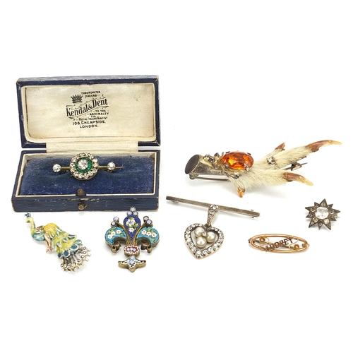 2150 - Antique and later brooches including 9ct gold, micro mosaic and rabbit's foot examples, the largest ... 