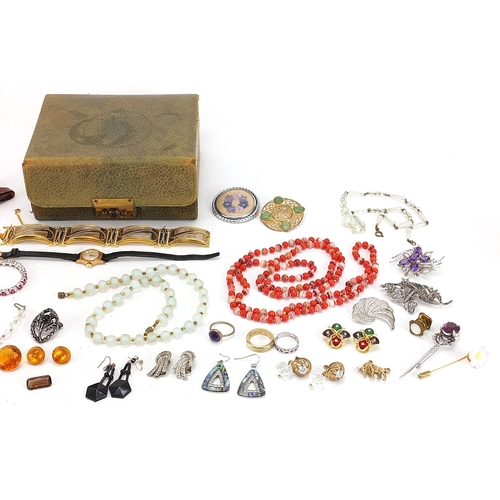 2155 - Vintage and later costume jewellery including rings, brooches, necklaces and faux tortoiseshell hair... 