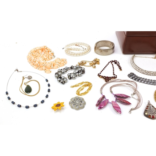 2156 - Vintage and later costume jewellery, some silver, including polished stone necklaces, brooches and e... 