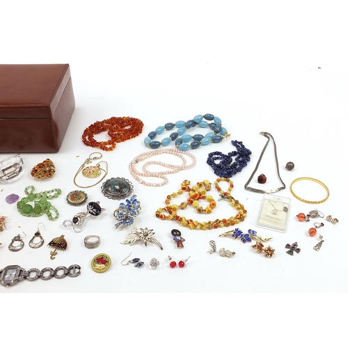 2156 - Vintage and later costume jewellery, some silver, including polished stone necklaces, brooches and e... 