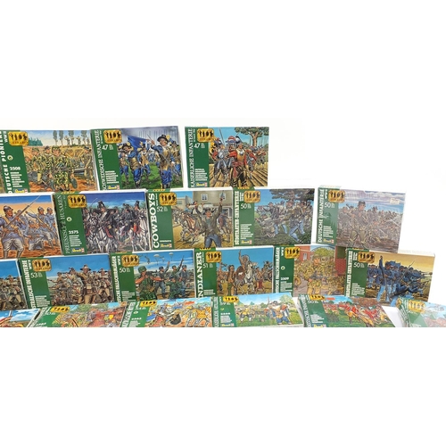 1356 - Collection Revell 1/72 scale soldiers and Indians with boxes, some sealed and unpainted