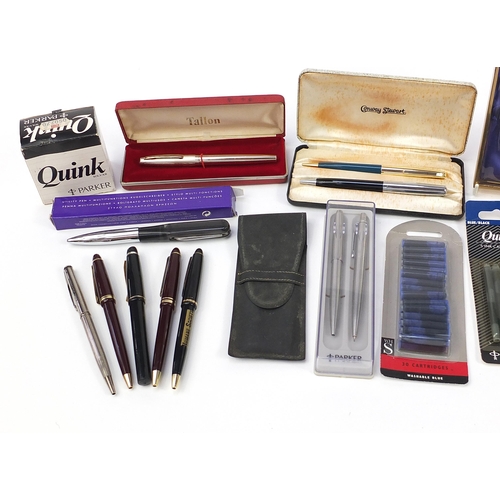 191 - Vintage and later pens and accessories including Parker, Sheaffer and Conway Stewart