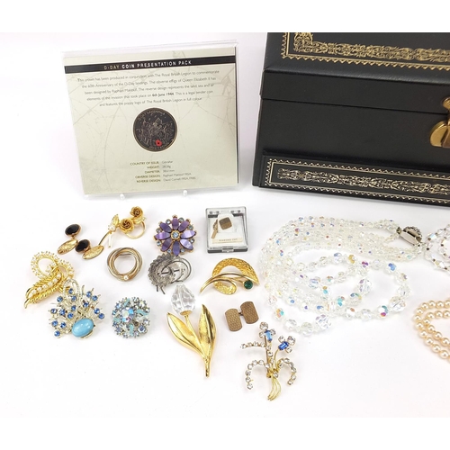 1232 - Vintage and later costume jewellery including brooches, simulated pearl necklaces, crystal necklaces... 