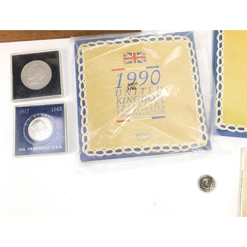 1632 - British and world coinage including silver proof 90th Birthday crown and two 1999 uncirculated coin ... 