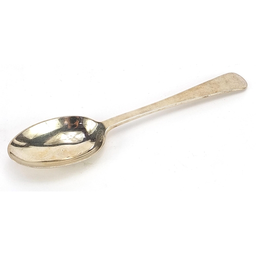 2274 - Garrard & Co Ltd, Elizabeth II silver spoon housed in a velvet and silk lined fitted box, 14.5cm in ... 