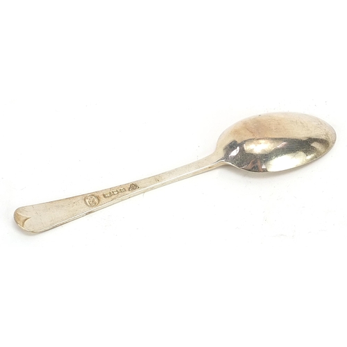 2274 - Garrard & Co Ltd, Elizabeth II silver spoon housed in a velvet and silk lined fitted box, 14.5cm in ... 