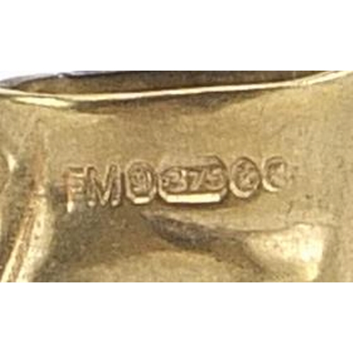 2032 - 9ct gold boot charm, 2cm in length, 1.4g