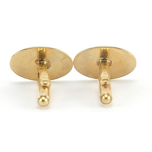 1810 - Pair of 9ct gold cufflinks, 1.5cm wide, 4.6g