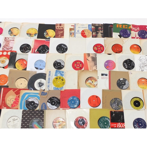 1453 - Collection of 45rpm records including Elvis Presley, The Hollies, Shirley Bassey, Barry Manilow, Ada... 