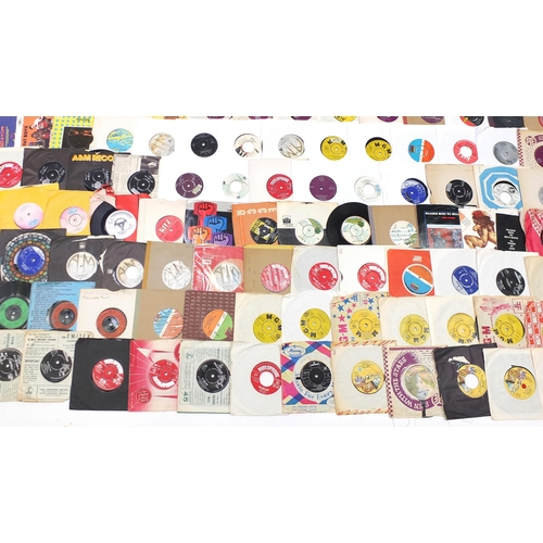 1444 - Collection of 45rpm records including The Beatles, Elvis Presley, The Bee Gees, Chubby Checker, Chas... 