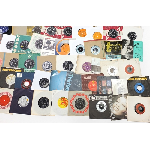 1450 - Collection of 45rpm records including Ringo Starr, Simply Red, Elvis Presley and Rod Stewart