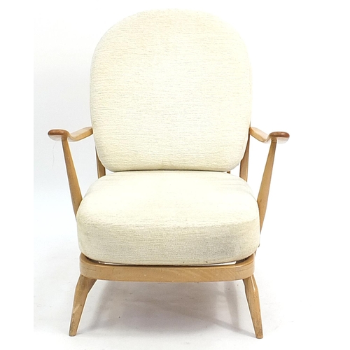 822 - Ercol light elm Windsor armchair, 85cm high