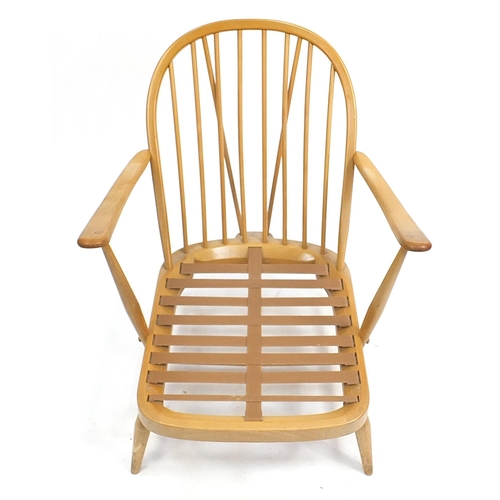 822 - Ercol light elm Windsor armchair, 85cm high