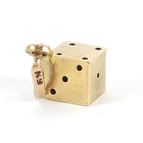 2082 - 9ct gold dice charm, 1.3cm high, 0.9g