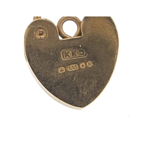 2089 - 9ct gold love heart padlock, 1.3cm high, 0.9g