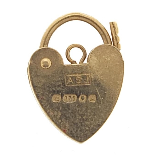 2040 - 9ct gold love heart padlock, 1.5cm in length, 1.0g