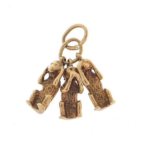 1685 - 9ct gold three wise monkeys charm, 1.7cm high, 3.9g