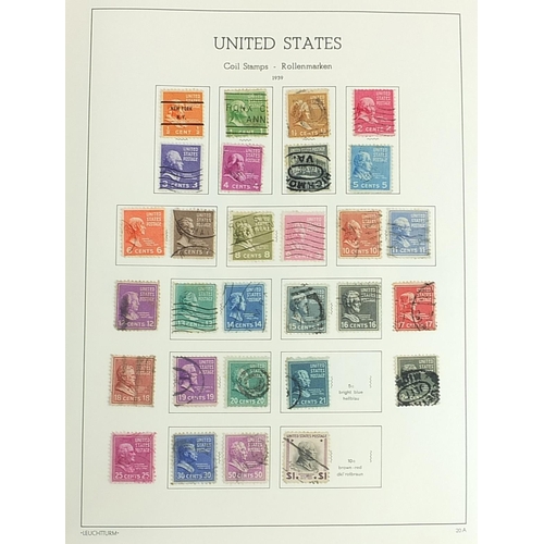 1539 - Collection of USA stamps arranged in an album including some mint