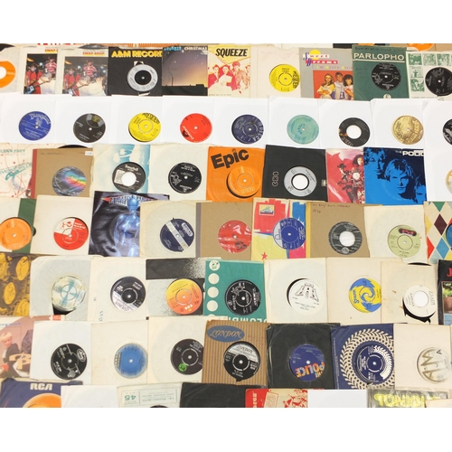 1433 - Collection of 45rpm records including The Pearls, Gene Pitney, Elvis Presley, Ringo Starr and David ... 