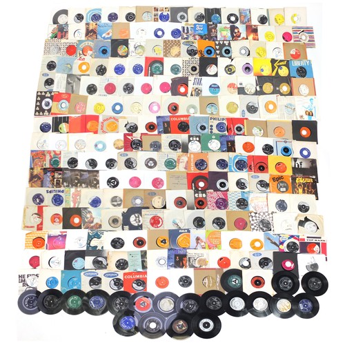 1440 - Collection of 45rpm records including Slade, Status Quo, The Bee Gees, Barry Manilow, The Bachelors ... 