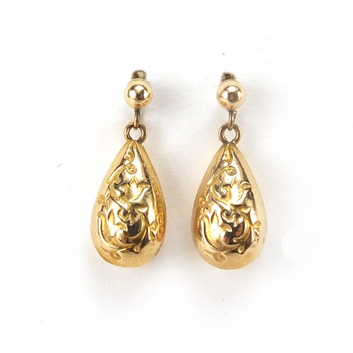 2128 - Pair of 9ct gold drop earrings with engraved decoration, 1.8cm high, 1.0g