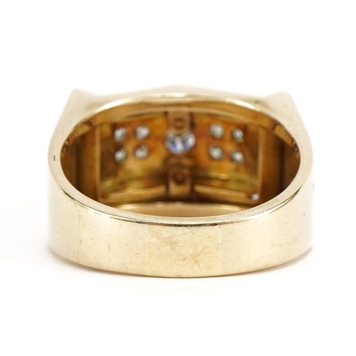 1423 - Continental Art Deco unmarked gold diamond ring, size P, 8.8g