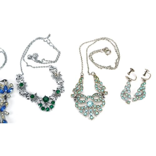 Vintage costume jewellery blue and white paste necklace, light blue