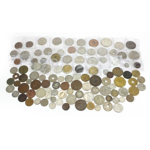 500 - Collection of world coinage, some silver