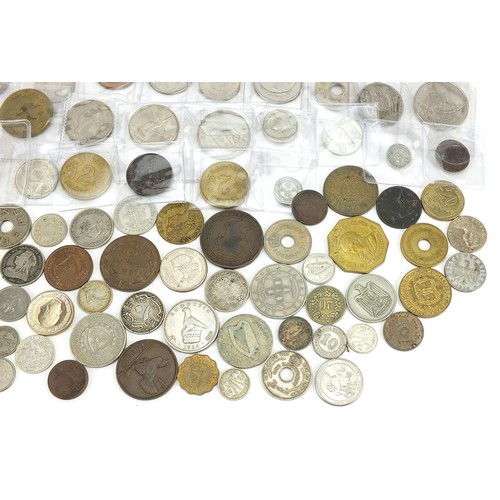 500 - Collection of world coinage, some silver