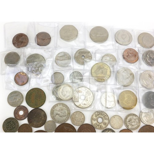 500 - Collection of world coinage, some silver