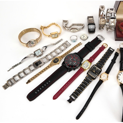 809 - Ladies and gentlemen's wristwatches including Rotary