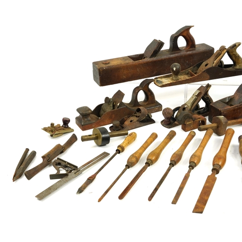 685 - Collection of vintage woodworking planes, chisels and mortice gauges including Marples, Stanley No 7... 