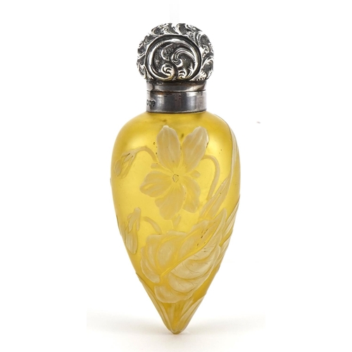 106 - Attributed to Thomas Webb, Victorian silver mounted cameo glass tear drop scent bottle with stopper ... 