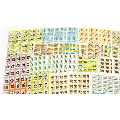 2583 - Several pages of thematic stamps including sport and fauna