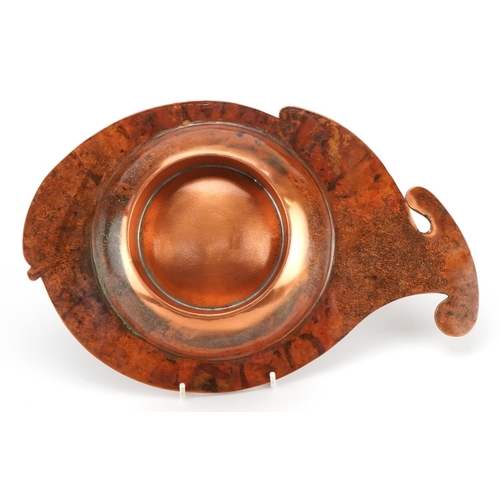 443 - Sam Fanaroff, Arts & Crafts style copper fruit bowl with stylised border, impressed SF 89 around the... 