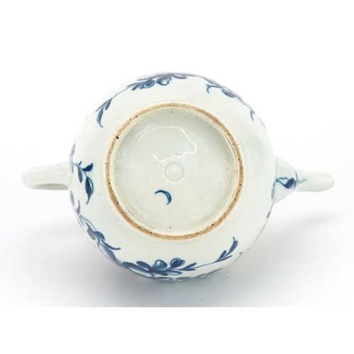 91 - Worcester, 18th century Dr Wall period teapot with floral knop decorated in the Mansfield pattern, 1... 