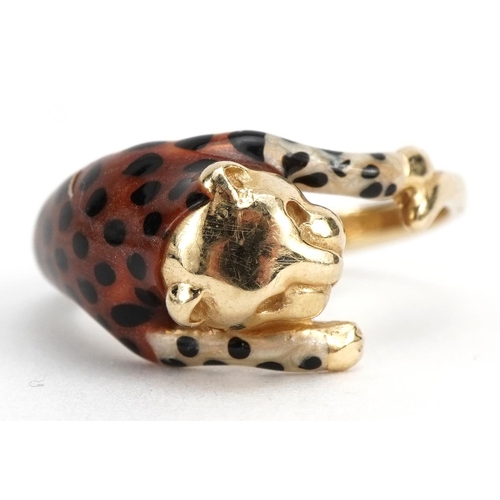 1015 - 14k gold and enamel leopard ring, size M/N, 3.4g