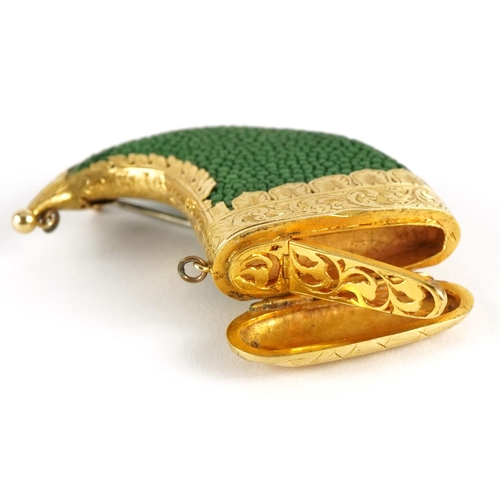 1010 - Antique unmarked high carat gold and shagreen vinaigrette brooch in the form of a tiger's claw, 4.0c... 
