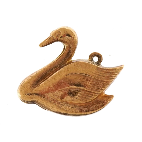 1139 - 9ct gold swan charm, 2.6cm wide, 2.2g