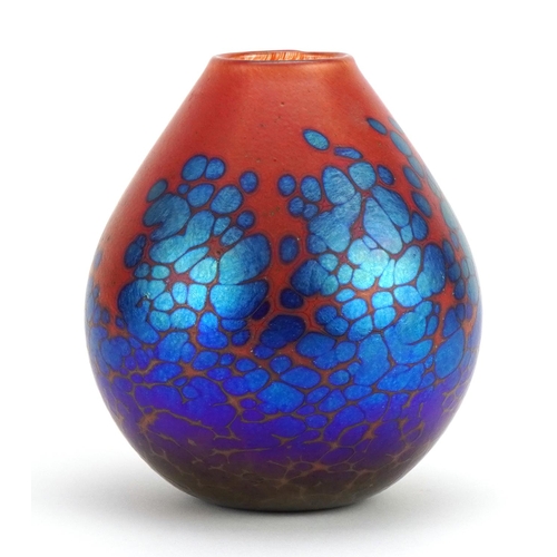 22 - Siddy Langley, iridescent art glass vase with red, etched Siddy Langley 1998 to the base, 16.5cm hig... 
