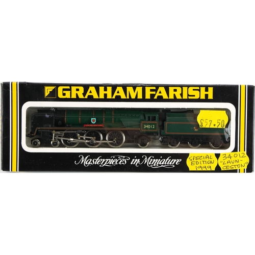 357 - Two Graham Farish N gauge model railway locomotives with tenders and cases, numbers 151A and 1825