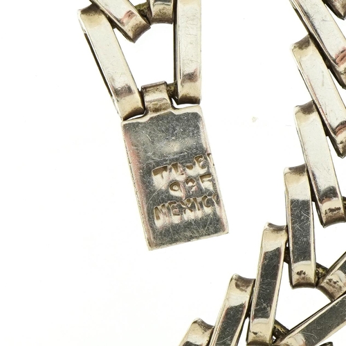 1130 - Heavy Mexican silver necklace, 47cm in length, 85.0g