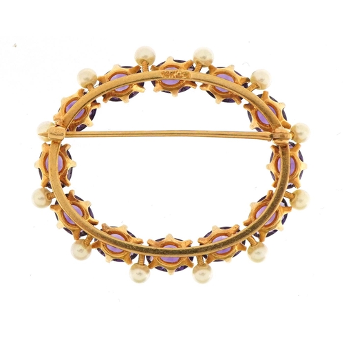 1153 - 14k gold amethyst and seed pearl oval brooch, 4.0cm wide, 8.1g