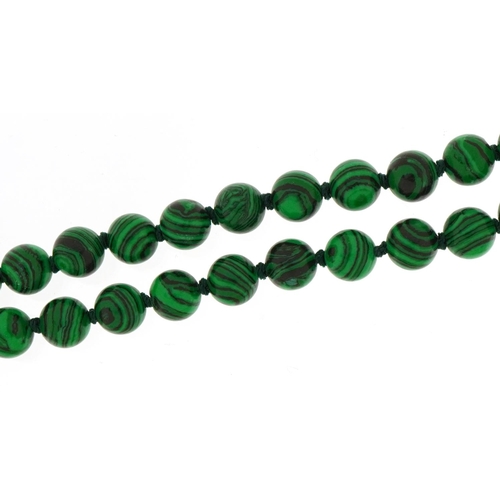 1547 - Malachite coloured bead necklace, 90cm in length, 63.9g