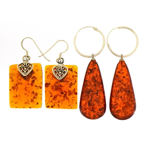 1525 - Two pairs of silver natural amber drop earrings, the largest 5.0cm high, total 13.1g