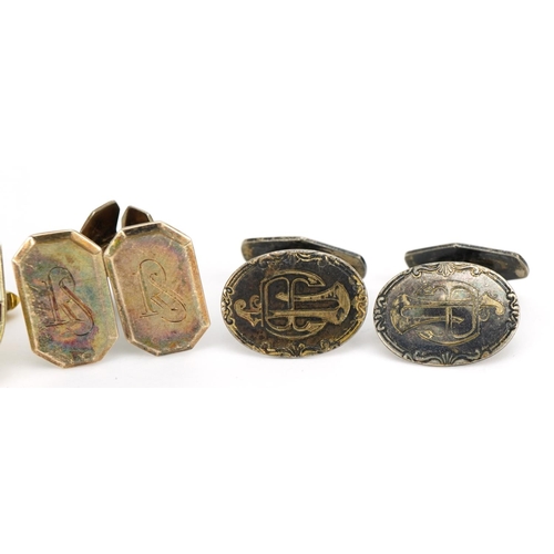 1555 - Three pairs of silver cufflinks including enamelled City of London flag, the largest 1.9cm high, tot... 